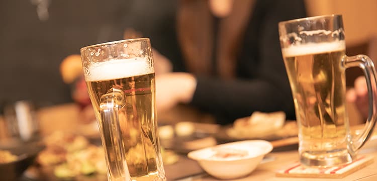 美味しい料理とお酒で、 会話が弾む