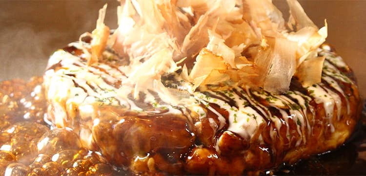 秘伝のふわふわお好み焼きも絶品